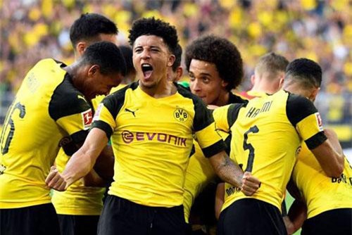 Top 10 CLB thu hút CĐV đến sân đông nhất trong 5 năm qua: Bất ngờ với vị trí số 1