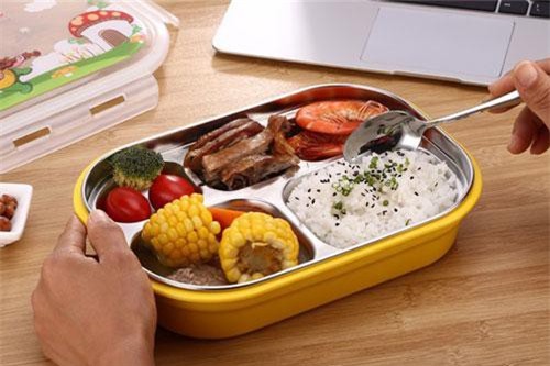 CLIP HOT (21/4): Cách làm món sữa lắc bia đen ngon lạ, bí kíp chuẩn bị bữa trưa nhanh gọn cho dân văn phòng