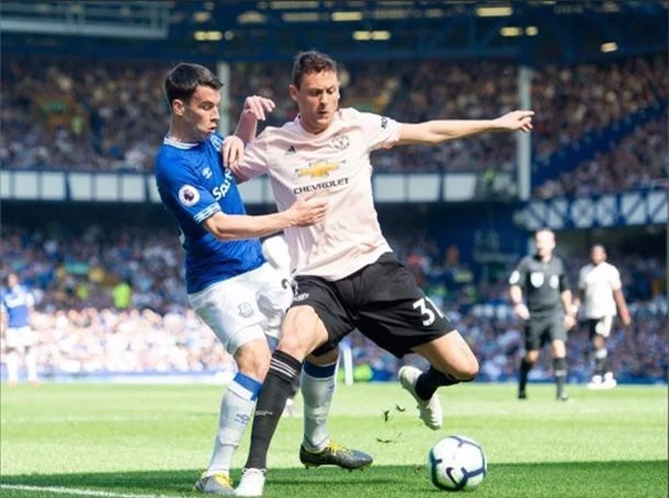 CĐV MU yêu cầu bán gấp 1 cầu thủ sau thất bại kinh hoàng trước Everton