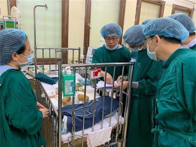 Ca ghép gan cho bệnh nhi nhỏ tuổi, có cân nặng thấp nhất được thực hiện tại Việt Nam - 2