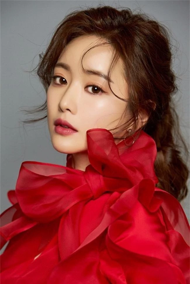 “Cô dâu vàng” Lee Young Ah cùng dàn sao của Hàn Quốc đổ bộ tới Việt Nam - Ảnh 4.