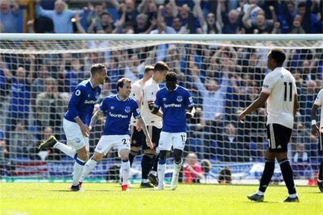 Những khoảnh khắc tan nát của Man Utd trước sức mạnh của Everton - 10
