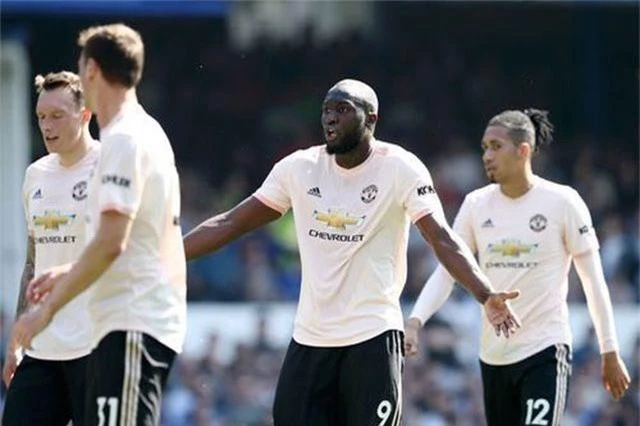 Solskjaer sẽ thanh lọc đội hình sau trận Man Utd thua thảm Everton - 3