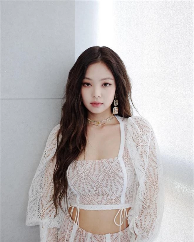 Vẫn biết Jennie sexy, nhưng ngày càng chăm khoe vòng 1 nóng mắt đến mức này thì đúng là câm nín - Ảnh 8.