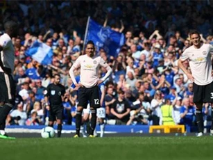 CĐV MU yêu cầu bán gấp 1 cầu thủ sau thất bại kinh hoàng trước Everton
