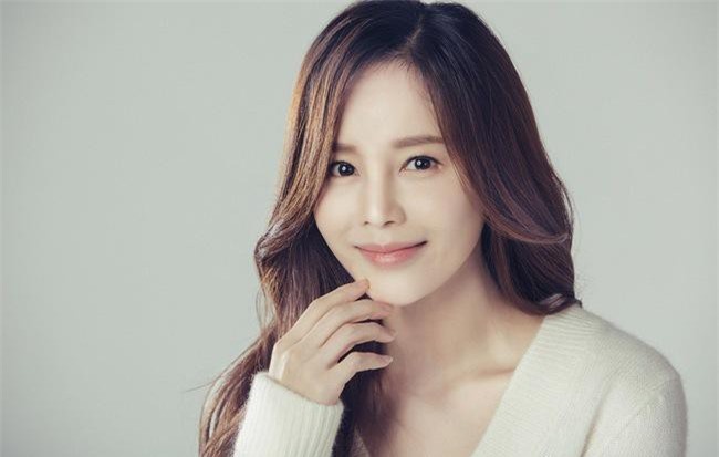 “Cô dâu vàng” Lee Young Ah cùng dàn sao của Hàn Quốc "đổ bộ" tới Việt Nam