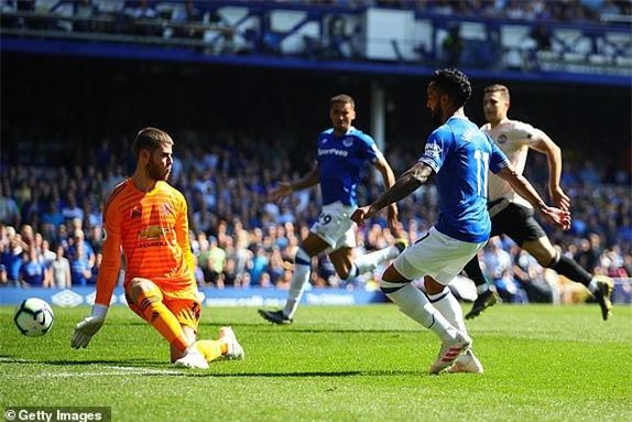  Everton 4-0 M.U: Đến lượt Solsa bị phản?