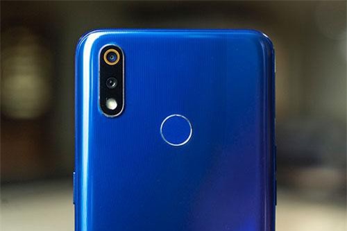 Smartphone chip S710, RAM 6 GB, pin 4.045 mAh, giá gần 6 triệu