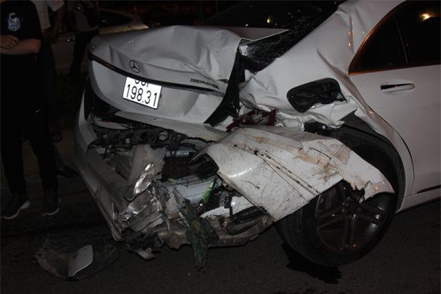 Hiện trường tan hoang vụ “xe điên” tông hàng loạt người và phương tiện trên phố Hà Nội