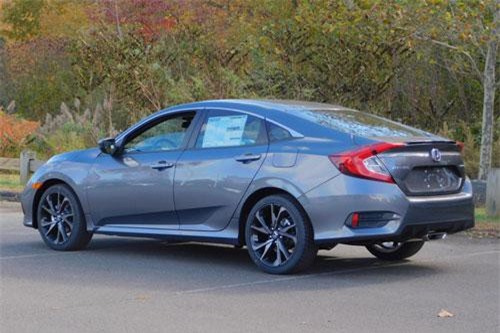 Top 10 xe gia đình cỡ nhỏ tốt nhất năm 2019: Honda Civic góp mặt