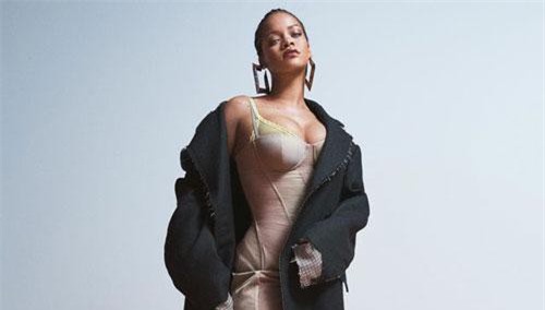 Rihanna quyến rũ trên tạp chí Vogue