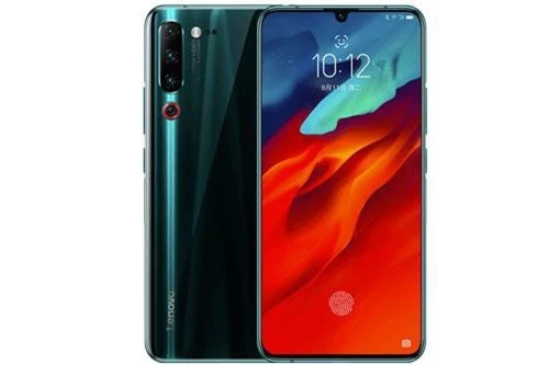 Sức mạnh phần cứng của Lenovo Z6 Pro đến từ chip Qualcomm Snapdragon 855 lõi 8 với xung nhịp tối đa 2,84 GHz, GPU Adreno 640. RAM 6 GB/ROM 128 GB, RAM 8 GB/ROM 128 GB, RAM 8 GB/ROM 256 GB và RAM 12 GB/ROM 256 GB, có khay cắm thẻ microSD với dung lượng tối đa 512 GB (dùng chung với khay SIM 2). Hệ điều hành Android 9.0 Pie, được tùy biến trên giao diện ZUI 11.