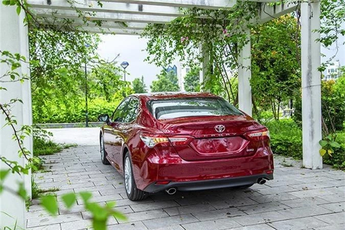 Ra mat Toyota Camry 2019 gia hon 1 ty dong tai Viet Nam-Hinh-11