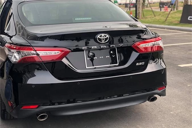 Ra mat Toyota Camry 2019 gia hon 1 ty dong tai Viet Nam-Hinh-4