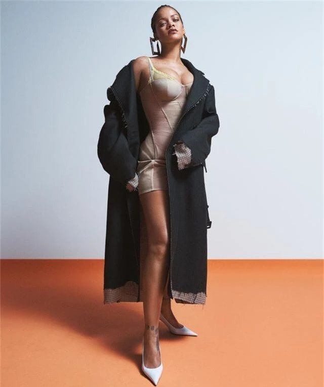 Rihanna quyến rũ trên tạp chí Vogue - 1