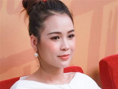 Sam giản dị vẫn xinh đẹp hút mắt nhìn, hé lộ chuyện xin được hát mà ai cũng bật cười