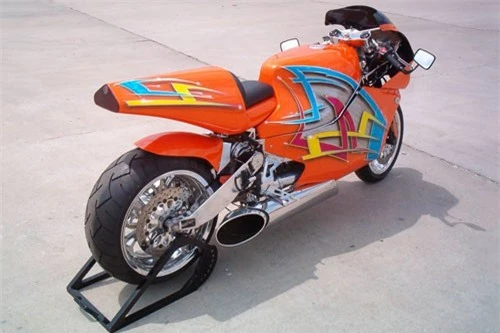 2. MTT Y2K Superbike (vận tốc tối đa: 375 km/h).