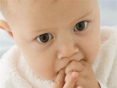 Những thói quen xấu khiến trẻ bị la mắng nhưng bố mẹ không biết chính mình mới là người "làm hư" con