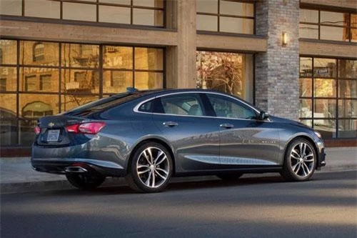 6. Chevrolet Malibu 2019 (giá khởi điểm: 22.965 USD).