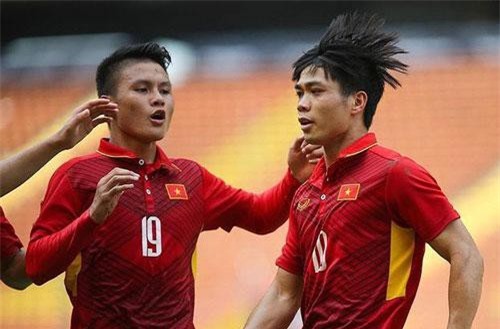 Tỷ phú người Việt có thể đưa Công phượng, Quang Hải đi thi đấu tại Champion League