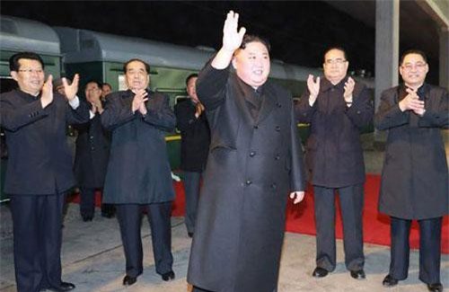 Ông Kim Jong-un lên tàu bọc thép tới Nga họp thượng đỉnh với ông Putin