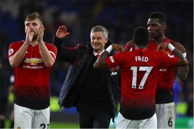 Solskjaer sẽ loại 2 ngôi sao nào khi MU đụng độ Man City ở derby đêm nay?
