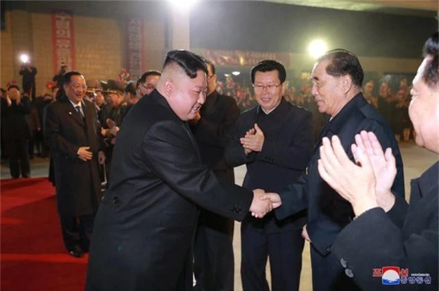 Những hình ảnh đầu tiên của ông Kim Jong-un trong chuyến thăm Nga - 2