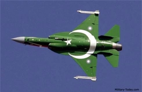 anh: suc manh may bay tiem kich jf-17 cua khong quan pakistan hinh 2