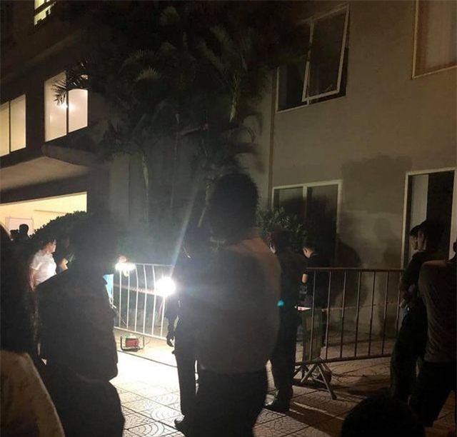 Hà Nội: Cháu bé 4 tuổi rơi từ tầng 12 chung cư xuống đất