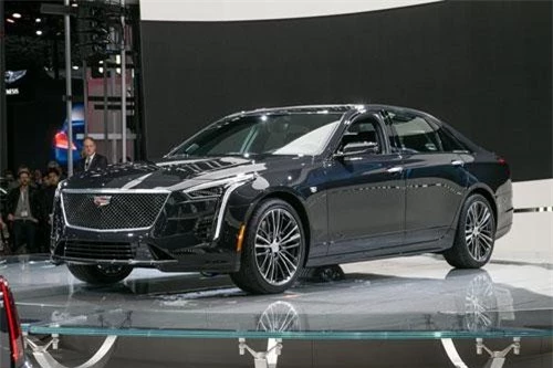 10. Cadillac CT6 Luxury 2019 (95 điểm, giá từ 56.490 USD).