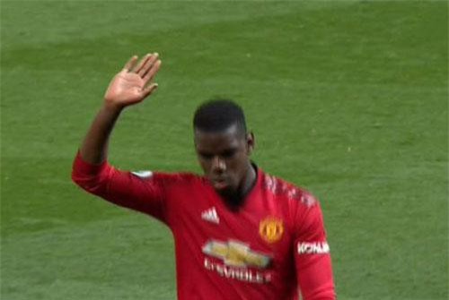 Phản ứng lạ của Pogba ở trận MU vs Man City sau khi bị huyền thoại chỉ trích