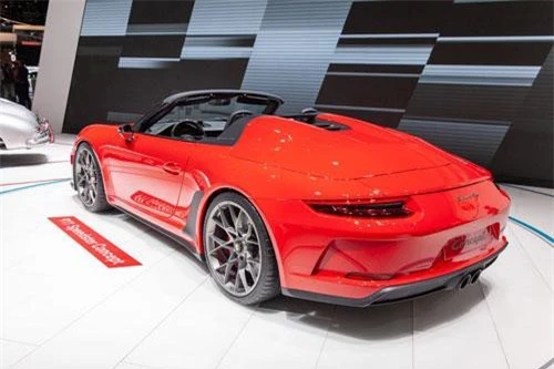 2. Porsche 911 Speedster 2019.