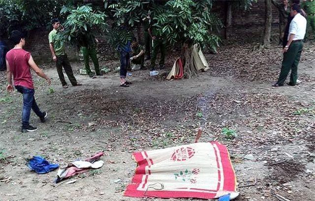 Hà Nội: Phát hiện thi thể bé trai 7 tuổi trong vườn nhà bác rể