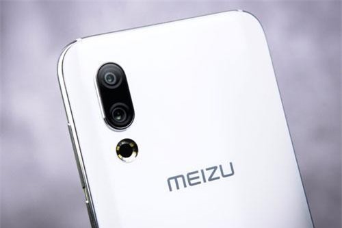 Ảnh chi tiết smartphone chip S855, RAM 8 GB, giá hơn 11 triệu