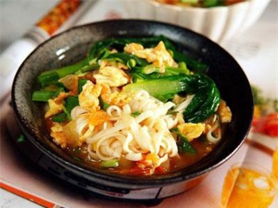 Cách làm phở xào mới toanh, cực nhanh mà ăn ngon "sững sờ"