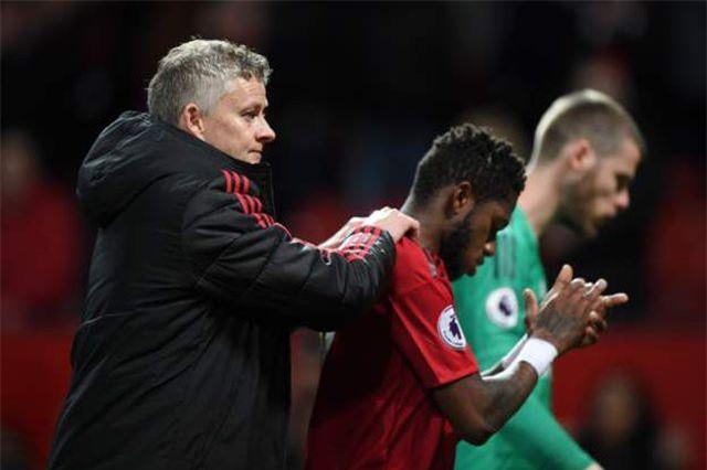 HLV Solskjaer vẫn nói cứng sau thất bại trước Man City