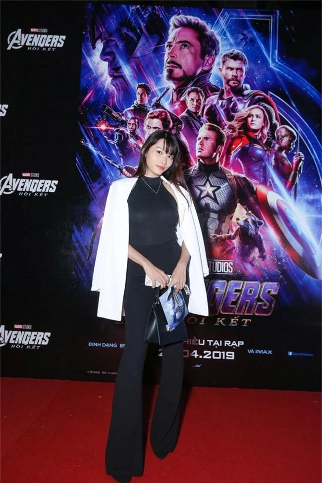 Sau lùm xùm bị chê diễn dở, Bình An tình tứ cùng Á hậu Phương Nga đi xem bom tấn Avengers: Endgame - Ảnh 4.