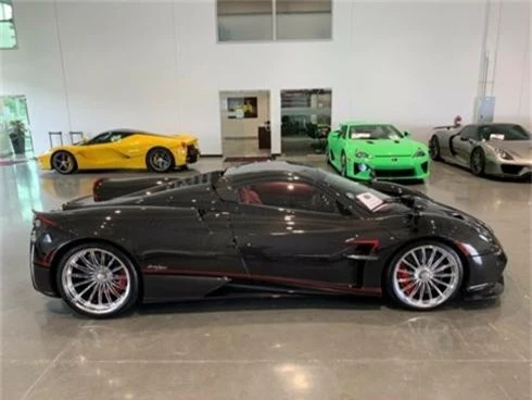 pagani huayra roadster doc dao duoc rao ban 3,65 trieu usd hinh 10