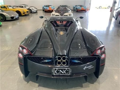 pagani huayra roadster doc dao duoc rao ban 3,65 trieu usd hinh 4