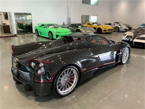 pagani huayra roadster doc dao duoc rao ban 3,65 trieu usd hinh 7