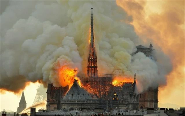 Tình tiết mới về nguyên nhân cháy Nhà thờ Đức Bà Paris - 1