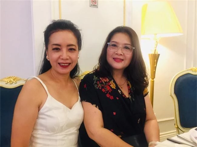 Kết hôn ở tuổi 46, NSND Trung Hiếu một lần chơi lớn, biến đám cưới lần 3 tại Hà Nội thành Đại hội Hội Nghệ sĩ sân khấu Việt Nam - Ảnh 11.