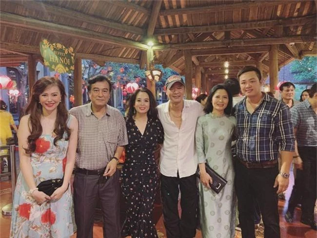 Kết hôn ở tuổi 46, NSND Trung Hiếu một lần chơi lớn, biến đám cưới lần 3 tại Hà Nội thành Đại hội Hội Nghệ sĩ sân khấu Việt Nam - Ảnh 29.