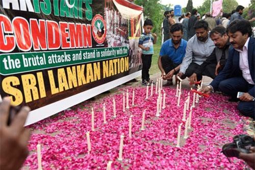 Cảnh sát trưởng và Bộ trưởng Bộ Quốc phòng Sri Lanka sắp bị bãi chức vì vụ đánh bom đẫm máu