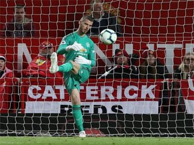 De Gea chơi tồi, HLV Solskjaer “đỡ đòn” cho học trò
