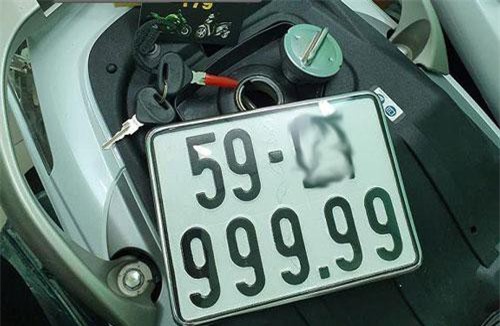 Honda SH lục quý 9 về tay đại gia giá gần 2 tỷ đồng