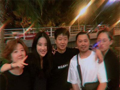 Nhìn ảnh Lưu Diệc Phi thế này, cư dân mạng bỗng thấy "bất bình" khi cô từng nhận mình xấu nhất nhà