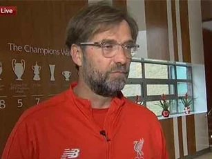 Jurgen Klopp vô cảm với pha bỏ lỡ của sao M.U