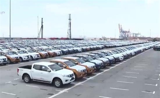 Chỉ được nhập khẩu ô tô dưới 16 chỗ chở người qua 5 cửa khẩu 