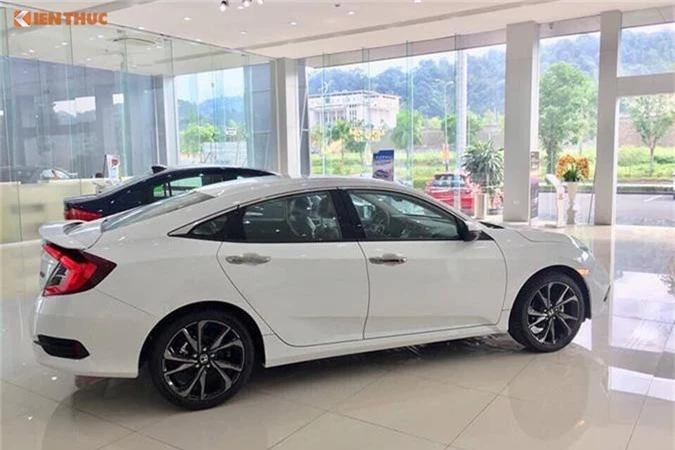 Soi Honda Civic RS 2019 gia tu 929 trieu tai Viet Nam-Hinh-2